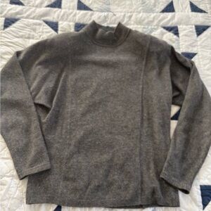 Pringle Of Scotland Gray Button Back Turtleneck Wool Sweater Women’s Size M
